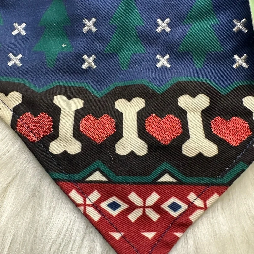 🩷5/$10 Festive Dog Bandana with Trees and Hearts